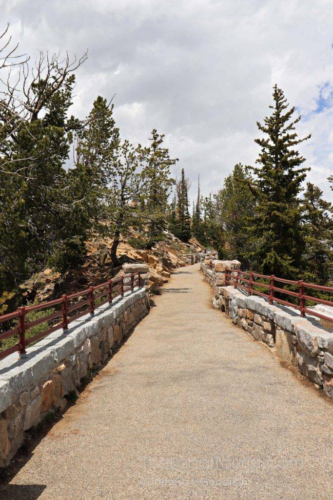 Trail to overlook at Rock Creek Vista Point on Beartooth Highway