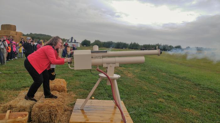 Beasley's Orchard Apple Cannon